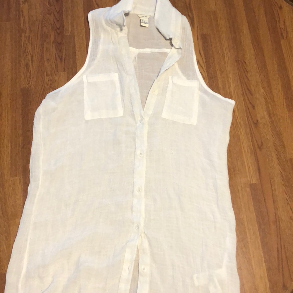 Button down white sleeveless top
